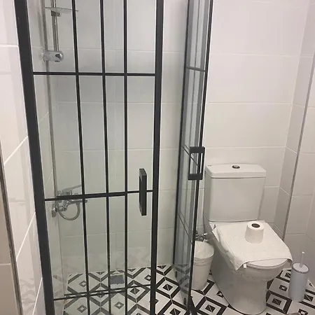 Ξενοδοχείο με διαμερίσματα Red Tent Akkiraz *